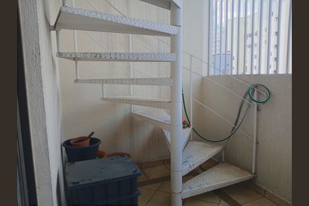 Apartamento à venda com 337m², 4 quartos e 1 vagaEscada