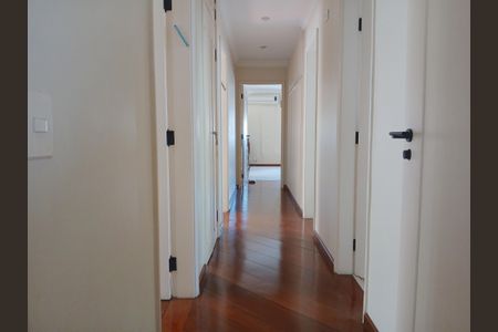 Apartamento à venda com 337m², 4 quartos e 1 vagaCorredor