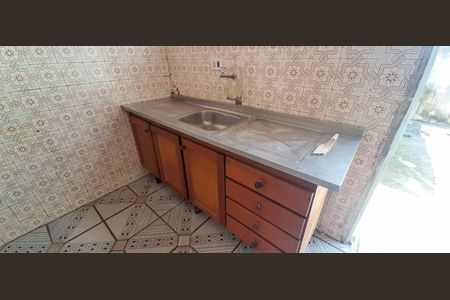 Casa para alugar com 80m², 2 quartos e 2 vagasCozinha