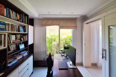 Casa à venda com 418m², 5 quartos e 2 vagasEscritório