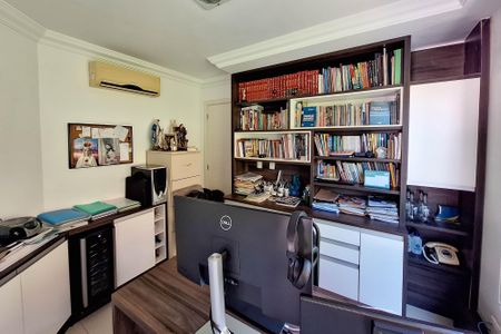 Casa à venda com 418m², 5 quartos e 2 vagasEscritório