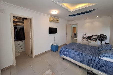 Casa à venda com 418m², 5 quartos e 2 vagasSuíte 2