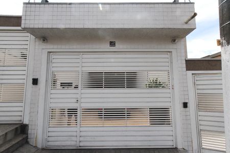 Casa à venda com 180m², 3 quartos e 2 vagasFachada