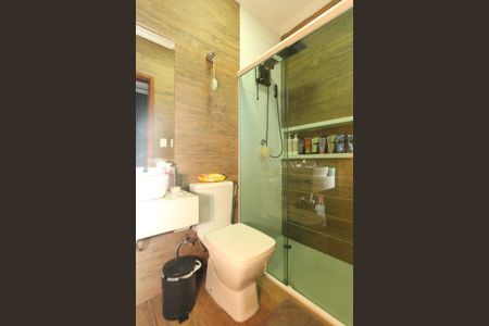 Casa à venda com 180m², 3 quartos e 2 vagasBanheiro do Quarto 1