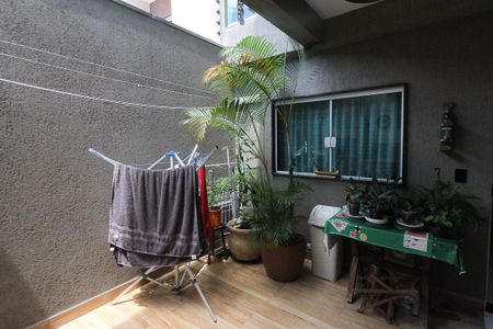 Casa à venda com 180m², 3 quartos e 2 vagasÁrea de Serviço