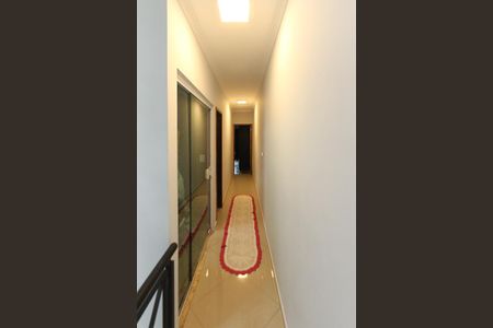 Casa à venda com 180m², 3 quartos e 2 vagasCorredor