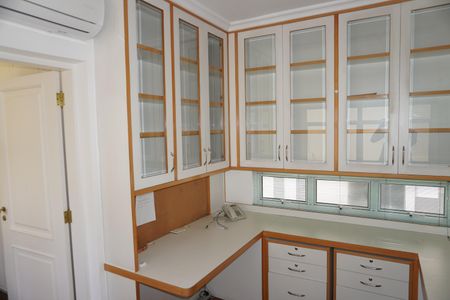 Casa à venda com 203m², 3 quartos e 2 vagasEscritório