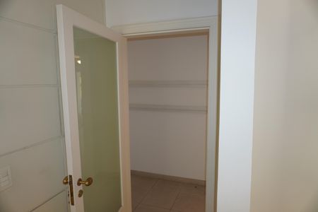 Casa à venda com 203m², 3 quartos e 2 vagasSala