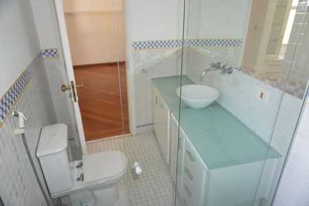 Casa à venda com 203m², 3 quartos e 2 vagasBanheiro da Suíte 1