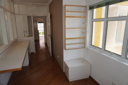 Casa à venda com 203m², 3 quartos e 2 vagasEscritório