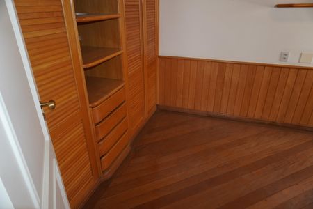 Casa à venda com 203m², 3 quartos e 2 vagasQuarto 1