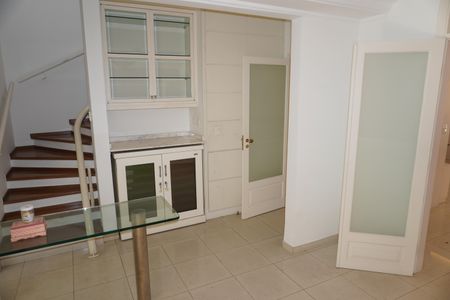 Casa à venda com 203m², 3 quartos e 2 vagasSala