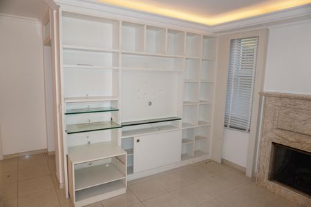 Casa à venda com 203m², 3 quartos e 2 vagasSala