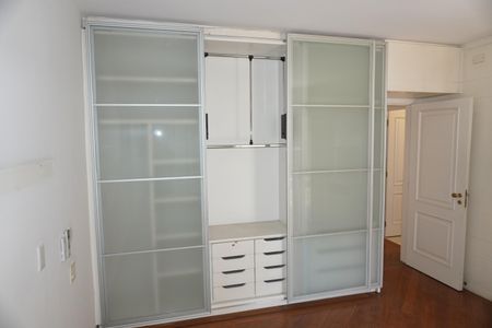 Casa à venda com 203m², 3 quartos e 2 vagasSuíte 1