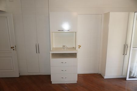 Casa à venda com 203m², 3 quartos e 2 vagasSuíte 1