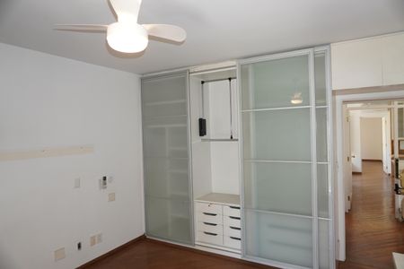 Casa à venda com 203m², 3 quartos e 2 vagasSuíte 1