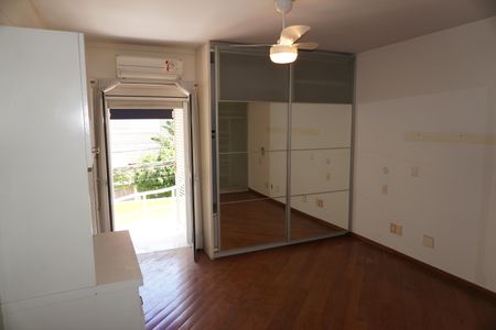 Casa à venda com 203m², 3 quartos e 2 vagasSuíte 1