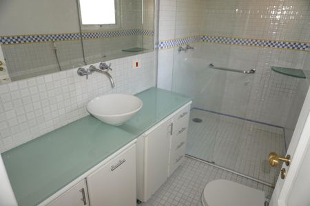 Casa à venda com 203m², 3 quartos e 2 vagasBanheiro da Suíte 1