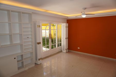 Casa à venda com 203m², 3 quartos e 2 vagasSala