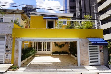 Casa à venda com 203m², 3 quartos e 2 vagasFachada
