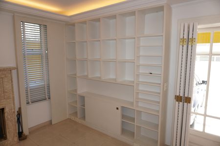 Casa à venda com 203m², 3 quartos e 2 vagasSala