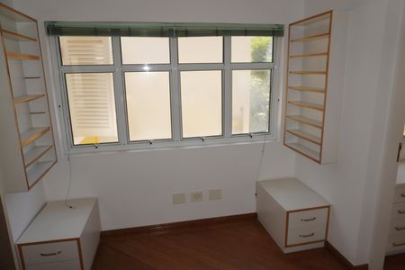 Casa à venda com 203m², 3 quartos e 2 vagasEscritório