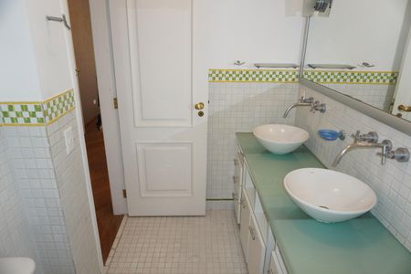 Casa à venda com 203m², 3 quartos e 2 vagasBanheiro da Suíte 2