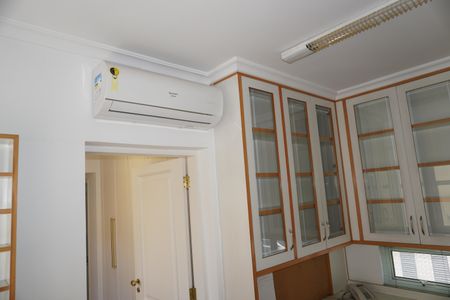 Casa à venda com 203m², 3 quartos e 2 vagasEscritório