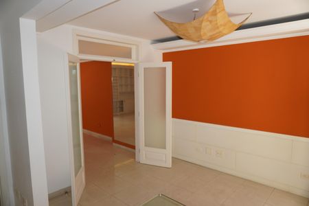 Casa à venda com 203m², 3 quartos e 2 vagasSala