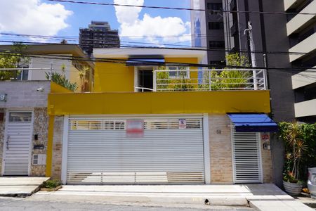Casa à venda com 203m², 3 quartos e 2 vagasFachada