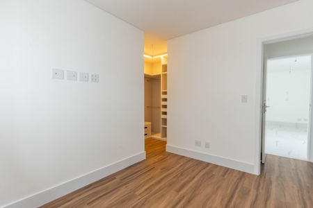 Apartamento à venda com 66m², 2 quartos e 2 vagasSuíte 2