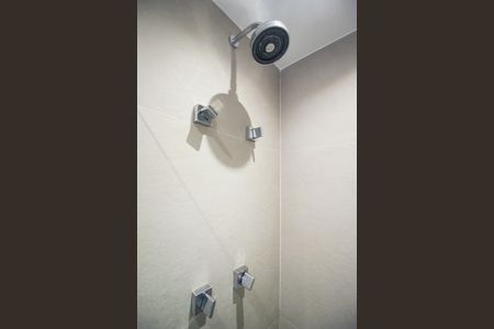 Banheiro de kitnet/studio para alugar com 1 quarto, 28m² em Vila Nova Conceição, São Paulo
