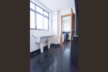 Apartamento para alugar com 279m², 4 quartos e 5 vagasÁrea de Serviço