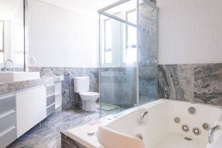 Apartamento para alugar com 279m², 4 quartos e 5 vagasbanheiro suite 2