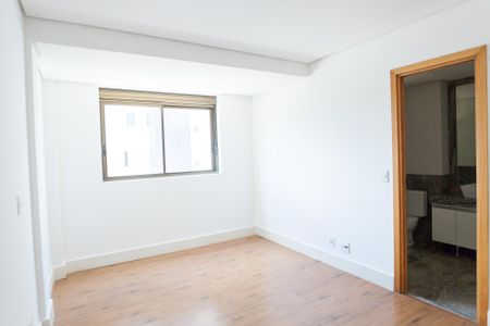 Apartamento para alugar com 279m², 4 quartos e 5 vagassuite 3