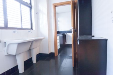 Apartamento para alugar com 279m², 4 quartos e 5 vagasÁrea de Serviço