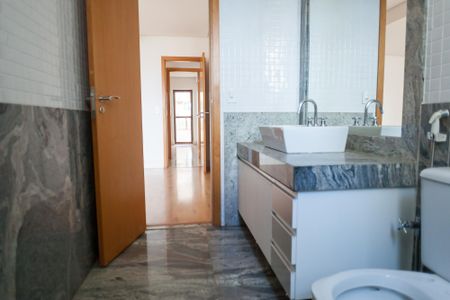 Apartamento para alugar com 279m², 4 quartos e 5 vagasbanheiro suite 2