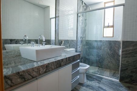 Apartamento para alugar com 279m², 4 quartos e 5 vagasbanheiro suite 2