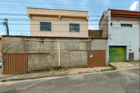 Casa para alugar com 100m², 2 quartos e 1 vagaFachada e placa