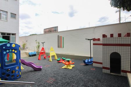 Apartamento à venda com 210m², 4 quartos e 2 vagasÁrea comum - Playground