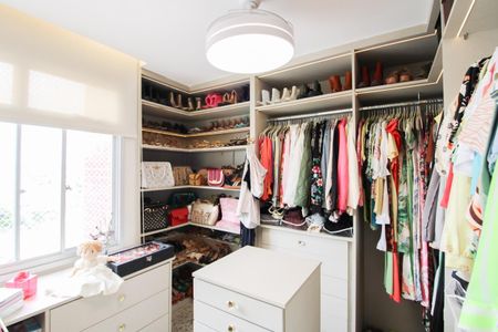 Apartamento à venda com 210m², 4 quartos e 2 vagasCloset da suíte 1