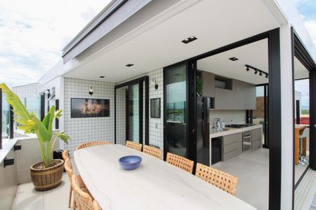 Apartamento à venda com 210m², 4 quartos e 2 vagasCobertura