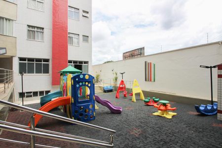 Apartamento à venda com 210m², 4 quartos e 2 vagasÁrea comum - Playground