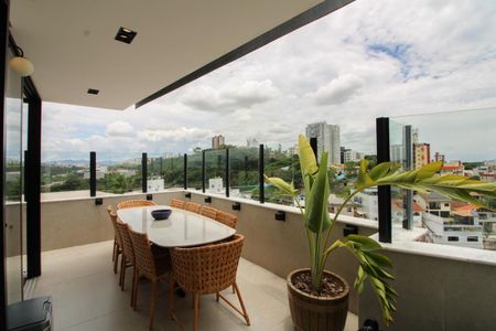 Apartamento à venda com 210m², 4 quartos e 2 vagasCobertura