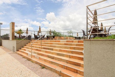 Apartamento à venda com 210m², 4 quartos e 2 vagasÁrea comum - Piscina