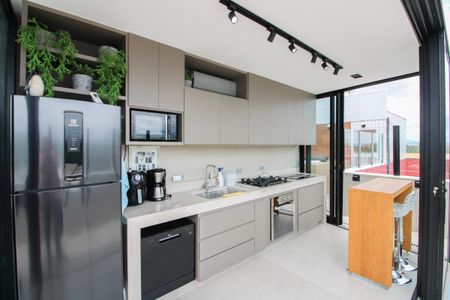 Apartamento à venda com 210m², 4 quartos e 2 vagasCobertura