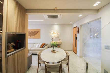 Apartamento à venda com 210m², 4 quartos e 2 vagasSala