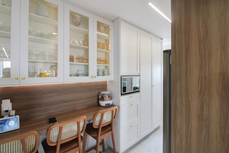 Apartamento à venda com 210m², 4 quartos e 2 vagasCozinha