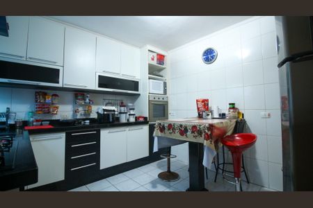 Casa à venda com 96m², 2 quartos e 2 vagas Casa à venda com 96m², 2 quartos e 2 vagasCozinha