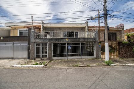 Casa à venda com 212m², 4 quartos e 4 vagasFachada